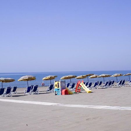 Park Hotel Baia Domizia Εξωτερικό φωτογραφία