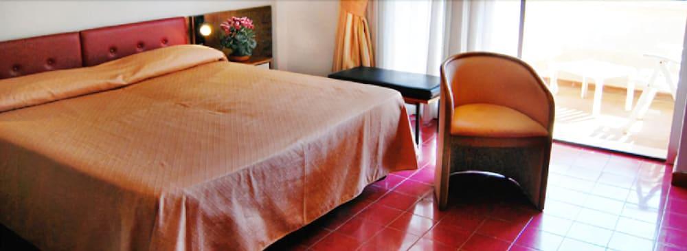 Park Hotel Baia Domizia Εξωτερικό φωτογραφία