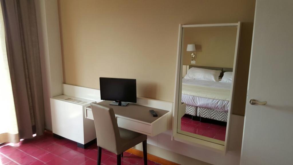 Park Hotel Baia Domizia Εξωτερικό φωτογραφία