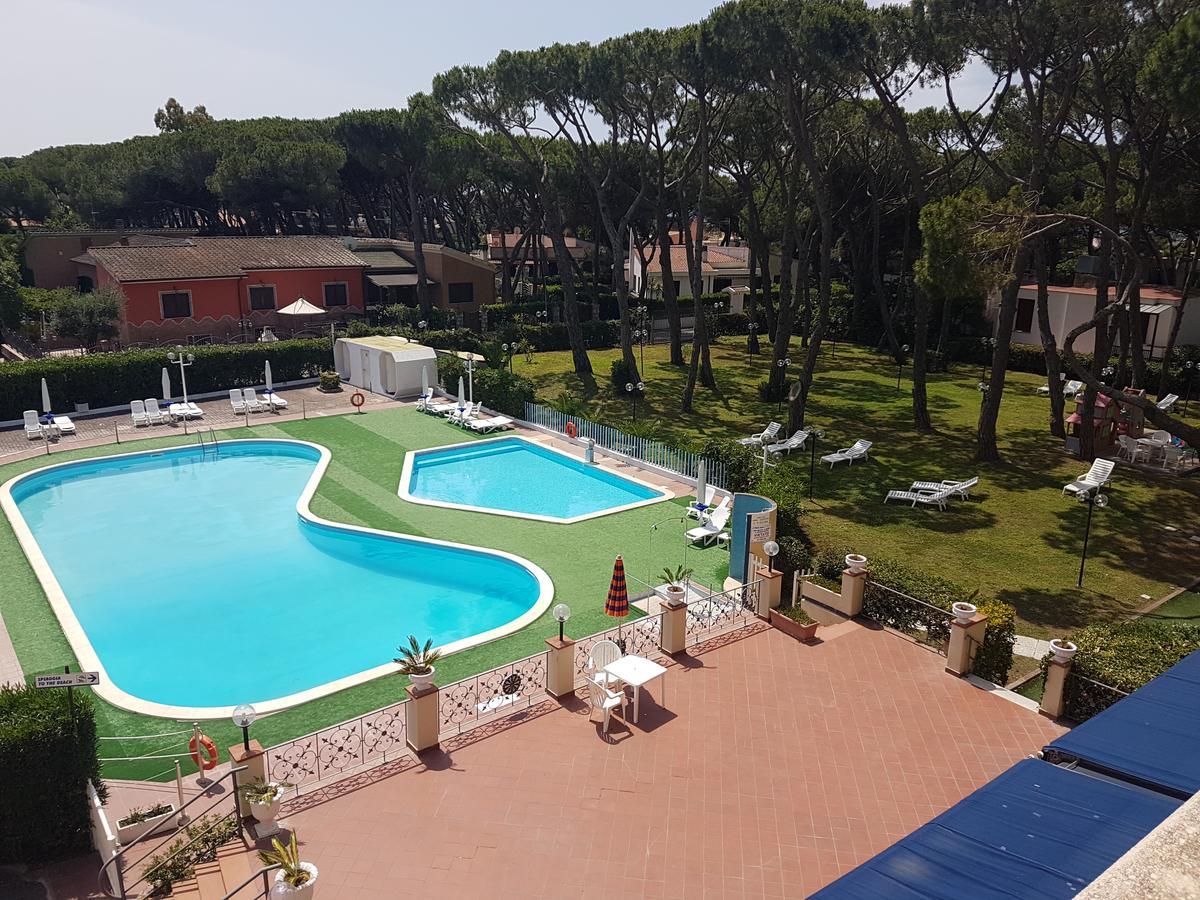 Park Hotel Baia Domizia Εξωτερικό φωτογραφία